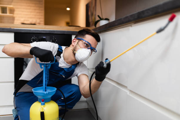 Best Commercial Pest Control Services  in Center Hill, FL